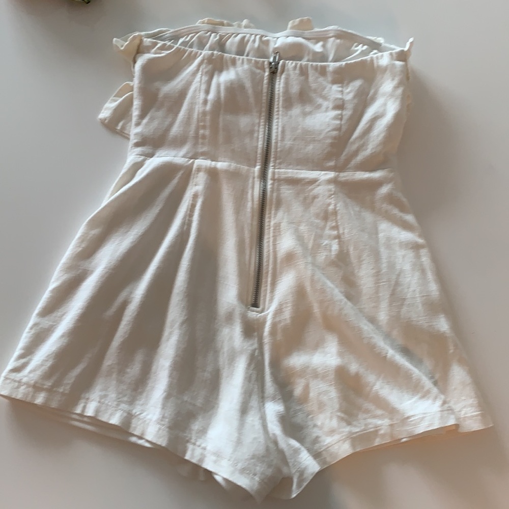 Princess Polly Hunter Mae White Ruffle Romper - Picture 3 of 3